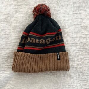 Patagonia Pom fold over beanie